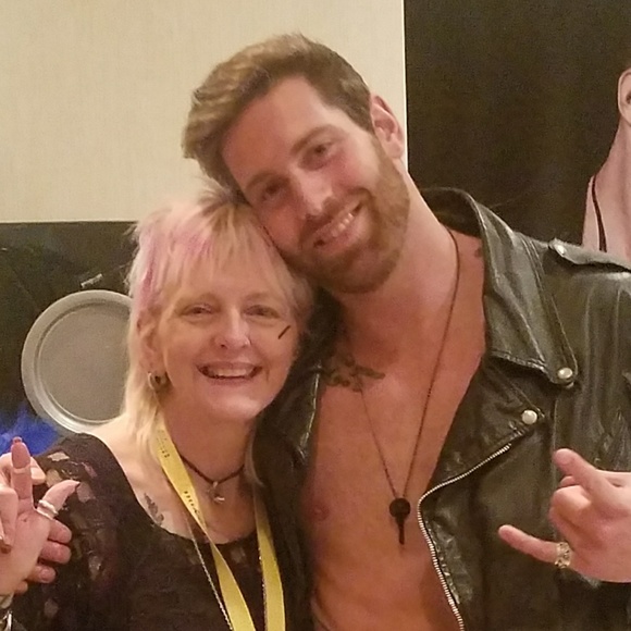 Meet your Posher, Teresa - Picture 2 of 4